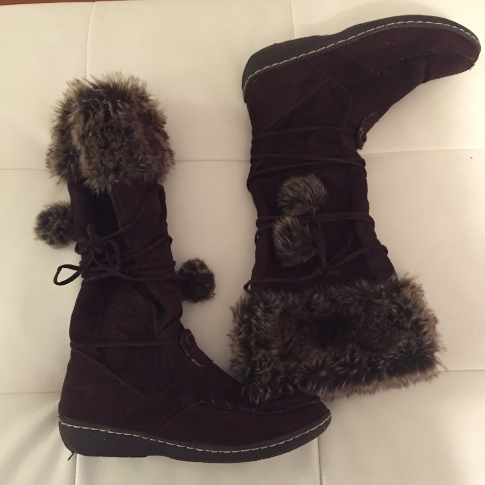 Brown boots with cute Pom poms